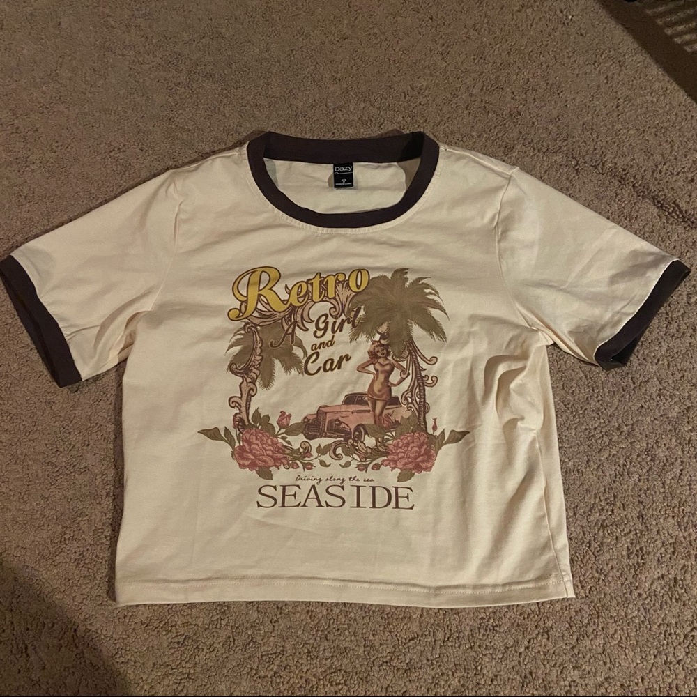 graphic crop top tee!